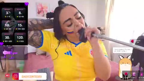 Snapshot of danielacortes03 chatting on 06/17/26, 06:53 I think I will close this page please leave me a message if you want to know about me online show from 06/17/26, 06:53