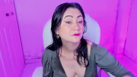 Snapshot of danielahot2 chatting on 03/07/25, 03:40 Daniela online show from 03/07/25, 03:40