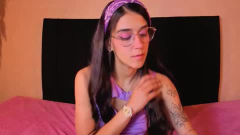 Snapshot of danielamonroe chatting on 12/19/25, 09:00 danielamonroe online show from 12/19/25, 09:00