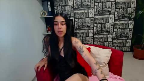 Snapshot of danielamonroe chatting on 05/19/26, 10:05 danielamonroe online show from 05/19/26, 10:05