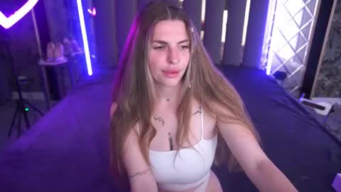 Snapshot of danielareign chatting on 06/14/26, 07:05 danielareign online show from 06/14/26, 07:05