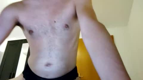 Snapshot of danielbt28 chatting on 12/16/25, 09:42 danielbt28 online show from 12/16/25, 09:42