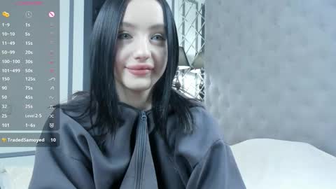 Mia online show from 12/21/25, 11:06