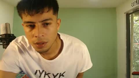 Snapshot of danielitopapii chatting on 12/17/25, 04:35 danielitopapii online show from 12/17/25, 04:35