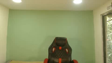 Snapshot of danielitopapii chatting on 12/18/25, 04:46 danielitopapii online show from 12/18/25, 04:46