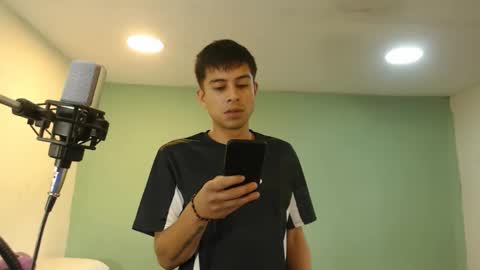 Snapshot of danielitopapii chatting on 06/10/26, 01:32 danielitopapii online show from 06/10/26, 01:32