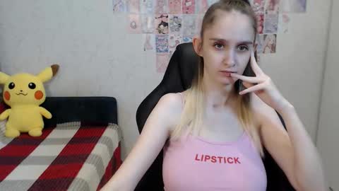 Snapshot of daniella_martin chatting on 09/11/25, 10:26 Daniella Martin online show from 09/11/25, 10:26