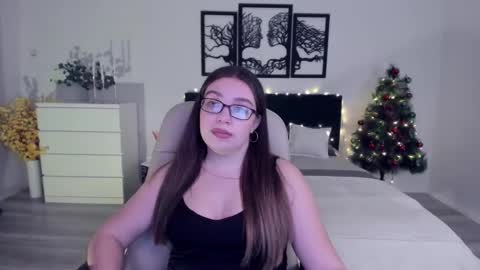 Snapshot of daniellasweet20 chatting on 12/10/24, 03:55 Daniella online show from 12/10/24, 03:55