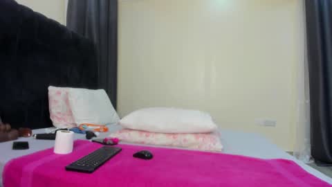 Snapshot of danielle_rock chatting on 01/27/25, 10:27 danielle_rock online show from 01/27/25, 10:27