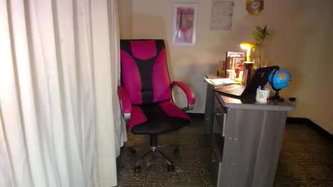 Angie online show from 03/09/26, 06:34