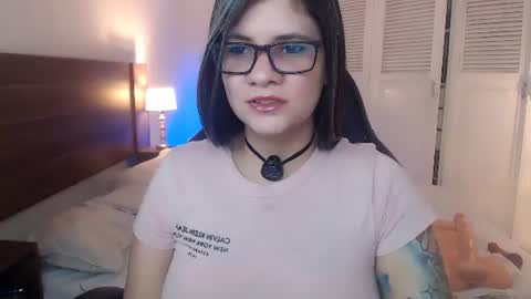 Snapshot of daniellerain chatting on 06/21/26, 05:04 daniellerain online show from 06/21/26, 05:04