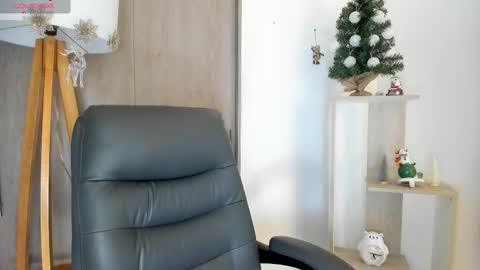 Danielle Rose online show from 11/30/25, 10:58