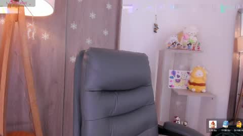 Snapshot of daniellerose_ chatting on 05/12/26, 09:01 Danielle Rose online show from 05/12/26, 09:01
