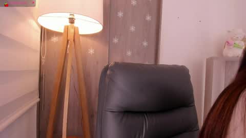 Snapshot of daniellerose_ chatting on 06/03/26, 11:54 Danielle Rose online show from 06/03/26, 11:54