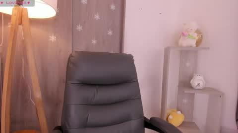 Snapshot of daniellerose_ chatting on 06/04/26, 11:22 Danielle Rose online show from 06/04/26, 11:22