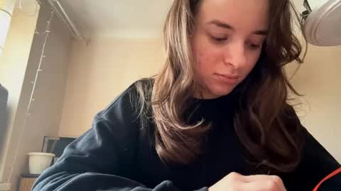 Snapshot of daniellevaulet chatting on 10/29/25, 06:48 Mia online show from 10/29/25, 06:48