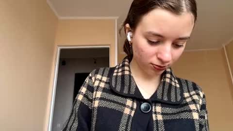 Snapshot of daniellevaulet chatting on 11/01/25, 07:54 Mia online show from 11/01/25, 07:54