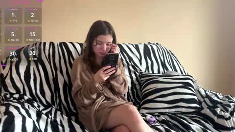 Snapshot of daniellevaulet chatting on 11/21/25, 07:51 Mia online show from 11/21/25, 07:51