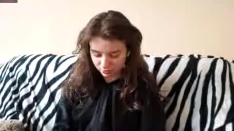 Snapshot of daniellevaulet chatting on 12/16/25, 09:14 Mia online show from 12/16/25, 09:14