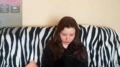 Mia online show from 02/02/26, 07:07