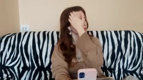 Mia online show from 04/05/26, 06:21