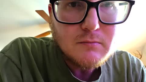 Snapshot of danielp_mod_cb chatting on 10/20/25, 09:04 Daniel y. online show from 10/20/25, 09:04