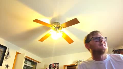 Snapshot of danielp_mod_cb chatting on 11/05/25, 10:32 Daniel y. online show from 11/05/25, 10:32