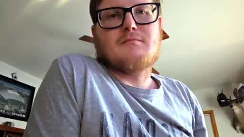 Snapshot of danielp_mod_cb chatting on 11/10/25, 09:58 Daniel y. online show from 11/10/25, 09:58