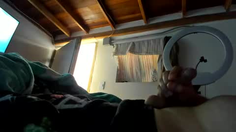 Snapshot of danietravieso127 chatting on 10/13/25, 05:02 danietravieso127 online show from 10/13/25, 05:02