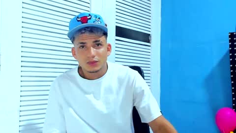 Snapshot of danii_scot chatting on 01/15/25, 04:04 Dani online show from 01/15/25, 04:04