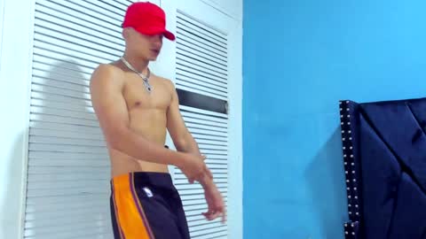 Snapshot of danii_scot chatting on 01/24/25, 07:19 Dani online show from 01/24/25, 07:19