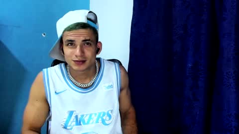 Snapshot of danii_scot chatting on 02/08/25, 03:41 Dani online show from 02/08/25, 03:41