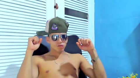 Snapshot of danii_scot chatting on 02/10/25, 07:15 Dani online show from 02/10/25, 07:15