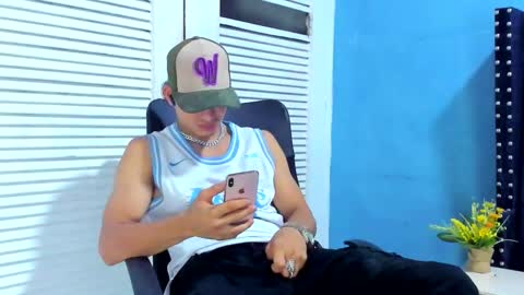 Snapshot of danii_scot chatting on 02/20/25, 04:07 Dani online show from 02/20/25, 04:07