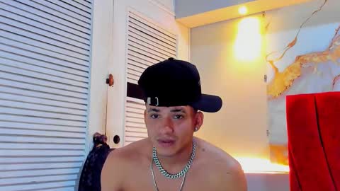 Snapshot of danii_scot chatting on 10/16/25, 04:24 Dani online show from 10/16/25, 04:24