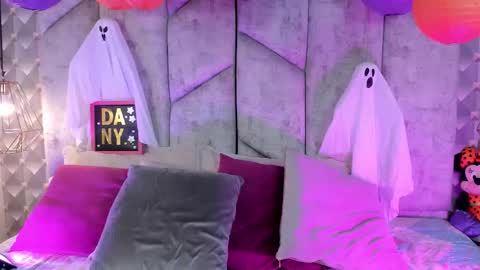 Snapshot of daniibelluci chatting on 10/29/25, 03:09 DaniiBelluci online show from 10/29/25, 03:09