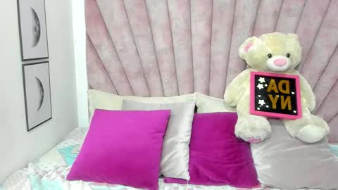 Snapshot of daniibelluci chatting on 11/25/25, 03:06 DaniiBelluci online show from 11/25/25, 03:06