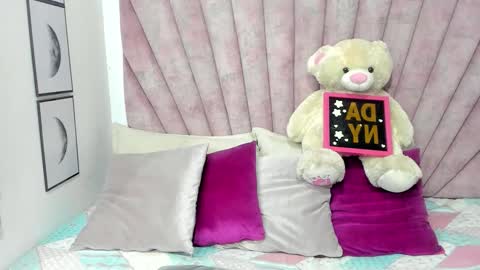 Snapshot of daniibelluci chatting on 11/30/25, 03:10 DaniiBelluci online show from 11/30/25, 03:10