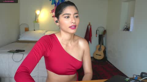 danalle .. online show from 01/12/25, 07:53