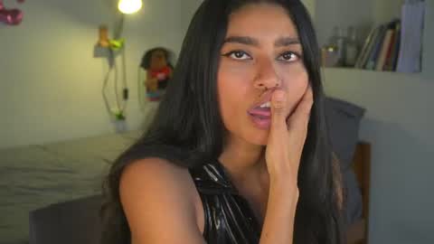 Snapshot of daniisla chatting on 06/26/26, 07:29 danalle .. online show from 06/26/26, 07:29