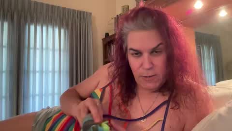 Snapshot of danikadelacruz chatting on 12/19/25, 05:42 Dani online show from 12/19/25, 05:42