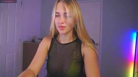 Snapshot of danikadillan chatting on 03/04/25, 01:34 Hi my name is Anna. Please say hello I like to chat with you. If u have request use Tip option .Thank you online show from 03/04/25, 01:34