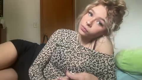 Snapshot of danilovexoxo chatting on 07/28/26, 10:20 danilovexoxo online show from 07/28/26, 10:20