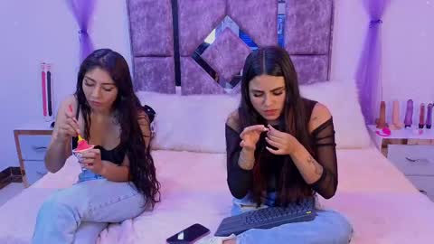 Snapshot of danilu_eva21 chatting on 09/25/25, 08:12 Danilu and Eva online show from 09/25/25, 08:12