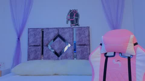 Snapshot of danilu_eva21 chatting on 10/19/25, 08:09 Danilu and Eva online show from 10/19/25, 08:09