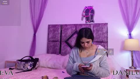 Snapshot of danilu_eva21 chatting on 11/27/25, 07:27 Danilu and Eva online show from 11/27/25, 07:27