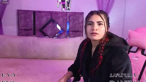 Snapshot of danilu_eva21 chatting on 11/28/25, 07:05 Danilu and Eva online show from 11/28/25, 07:05