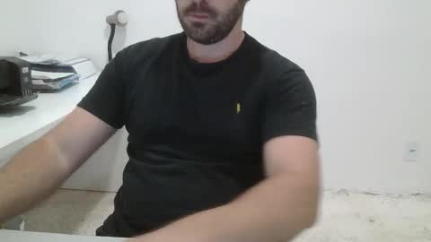 Snapshot of danioli614 chatting on 11/04/25, 12:32 Dani Oli online show from 11/04/25, 12:32