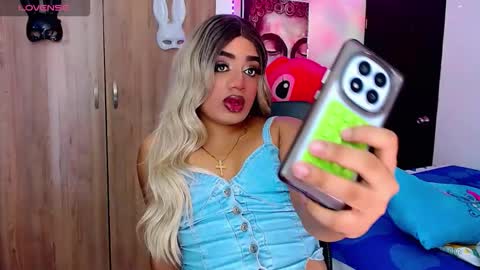 danipein online show from 10/26/25, 12:11