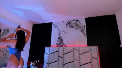 Snapshot of daniphoenixx chatting on 10/25/25, 07:30 Dani Phonenix online show from 10/25/25, 07:30